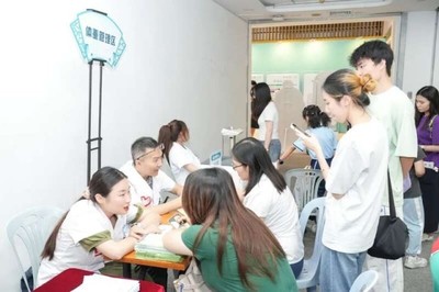 青年夜校送健康，中醫(yī)藥養(yǎng)生夜市點亮千年商圈